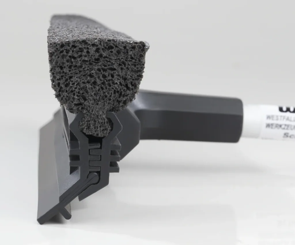 Windshield washer - windshield squeegee