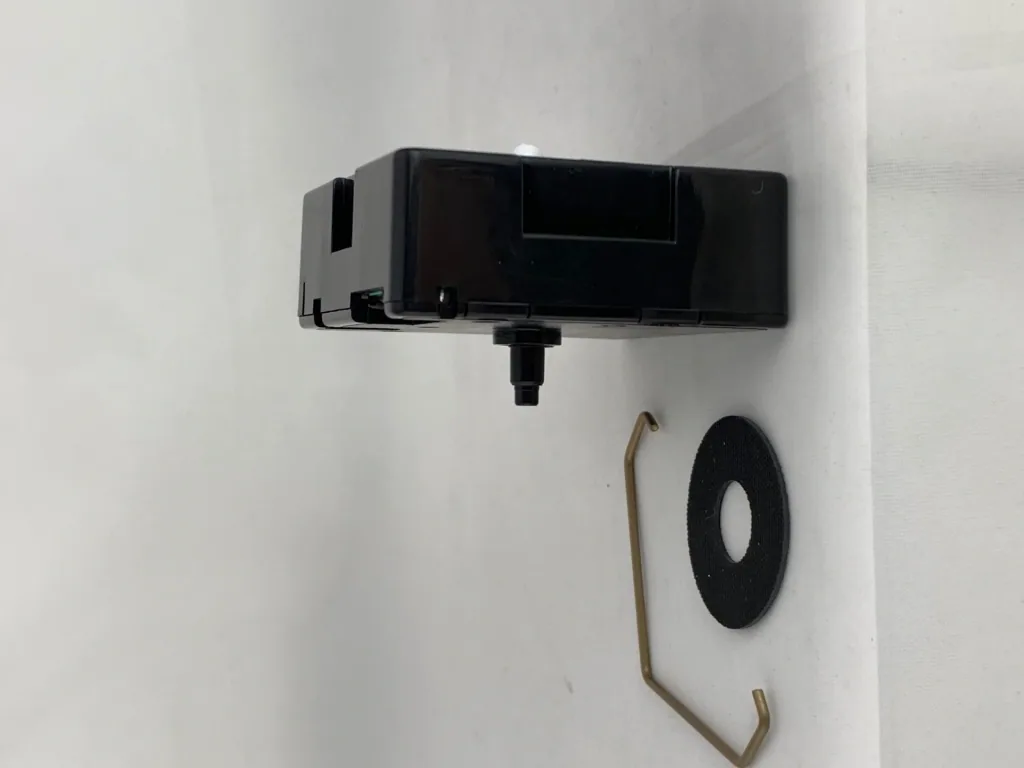 Fully automatic radio-controlled clockwork with 2 motors