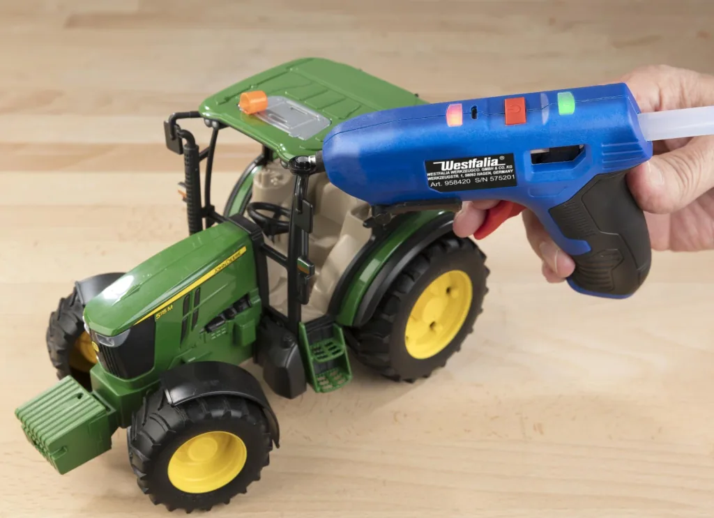 Hot glue gun 4 volts