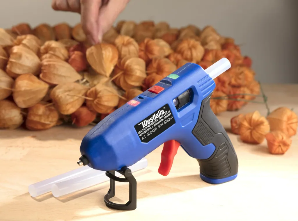 Hot glue gun 4 volts