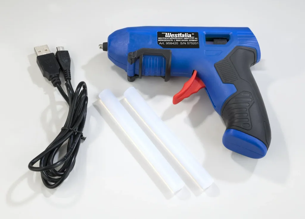Hot glue gun 4 volts