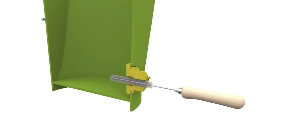 Hygiene drinking bucket with folding valve for calves
