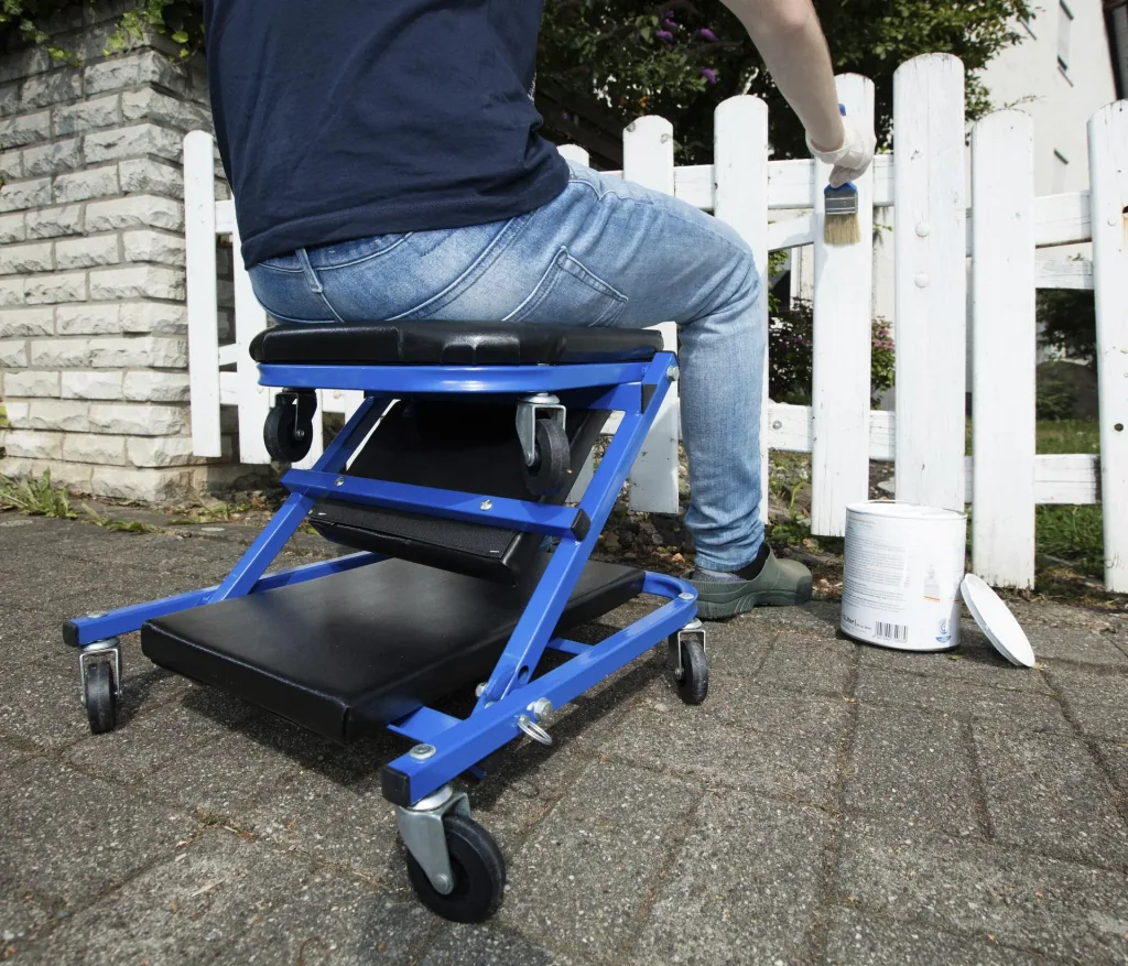 Assembly stool and rolling board 2 in 1
