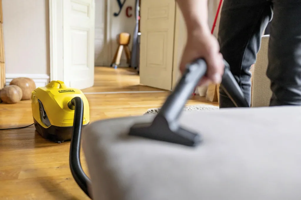 Vacuum cleaner with water filter DS 6