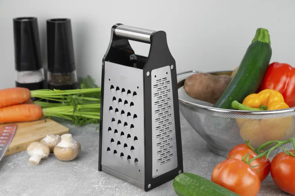 Square grater, "RazorTech"