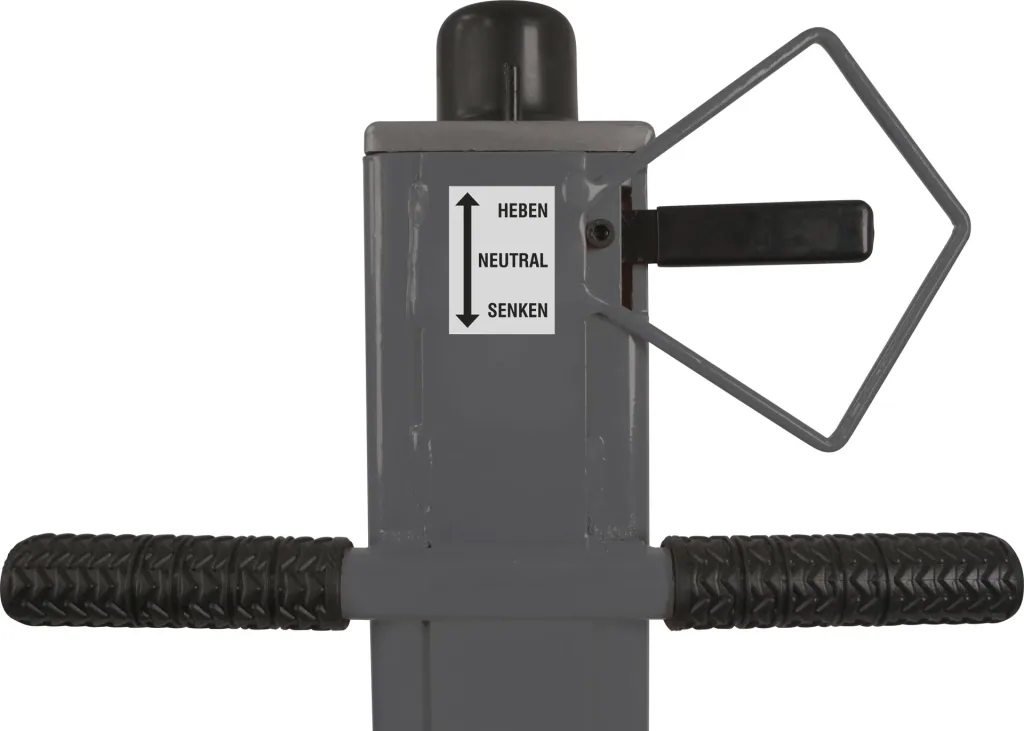 Wheel lift and mobile lifting platform