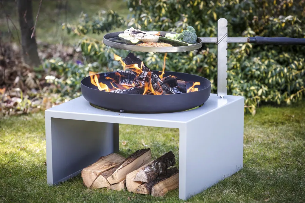 Modern fire bowl with grill grate