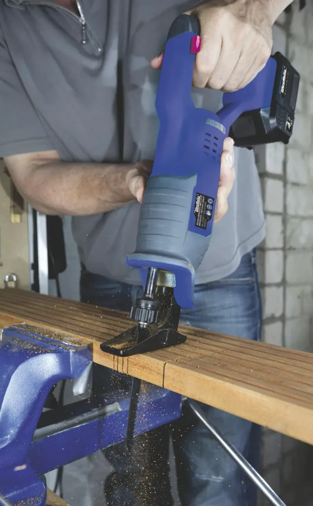 Cordless reciprocating saw 18 Volt including 2-piece reciprocating saw blade set-without battery and charger