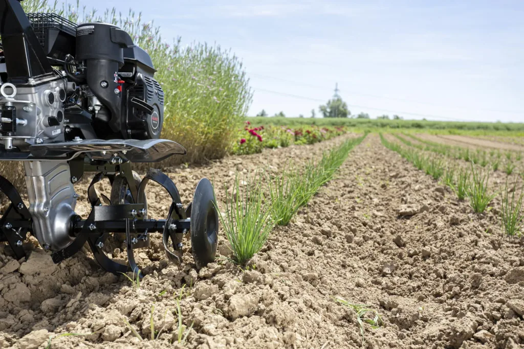 Gasoline-powered motor hoe MH 770 Comfort