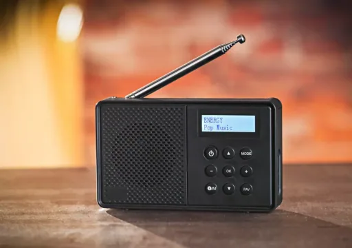 Portable DAB radio