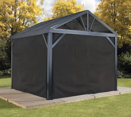 Curtain set to match the South Beach & Valencia pavilion