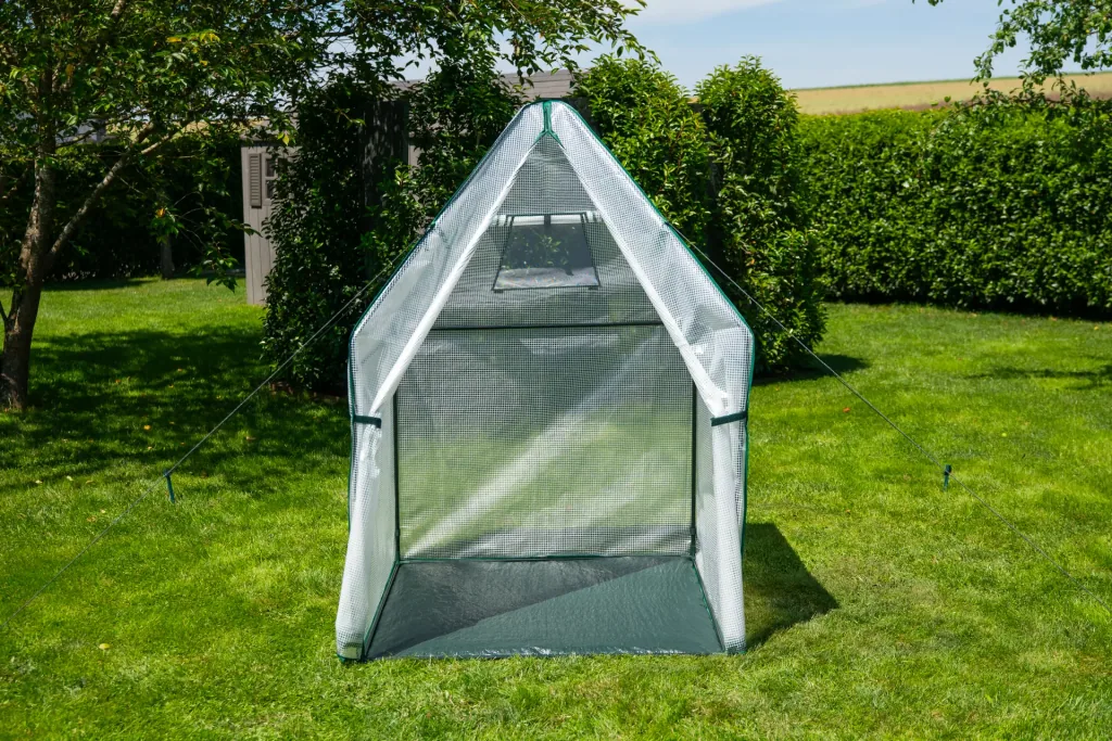 Polytunnel winter tent with floor Chili