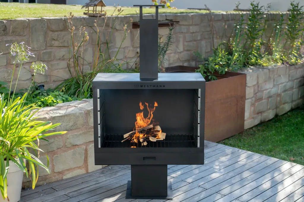 Grill and fireplace black