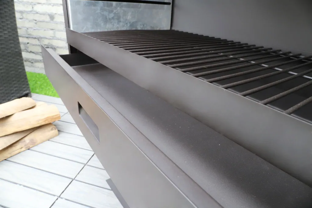 Grill and fireplace black