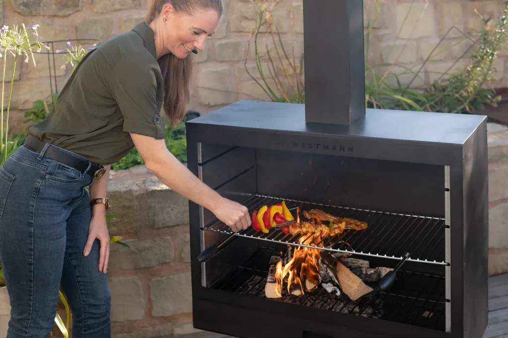 Grill and fireplace black