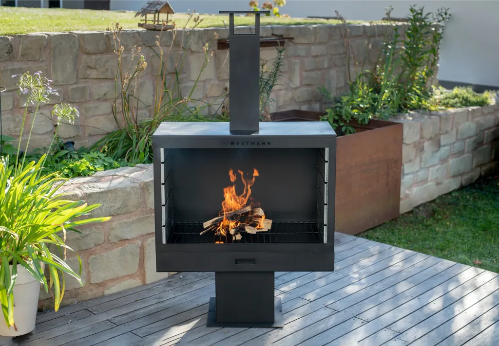 Grill and fireplace black