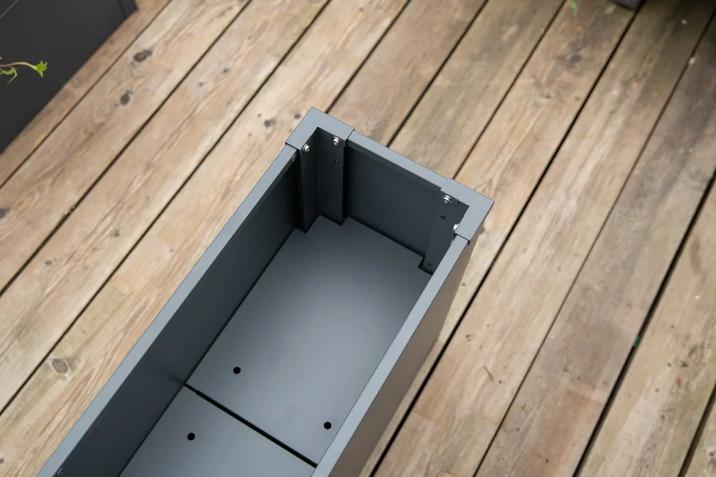 Westmann Planter Box Talus M Metal anthracite