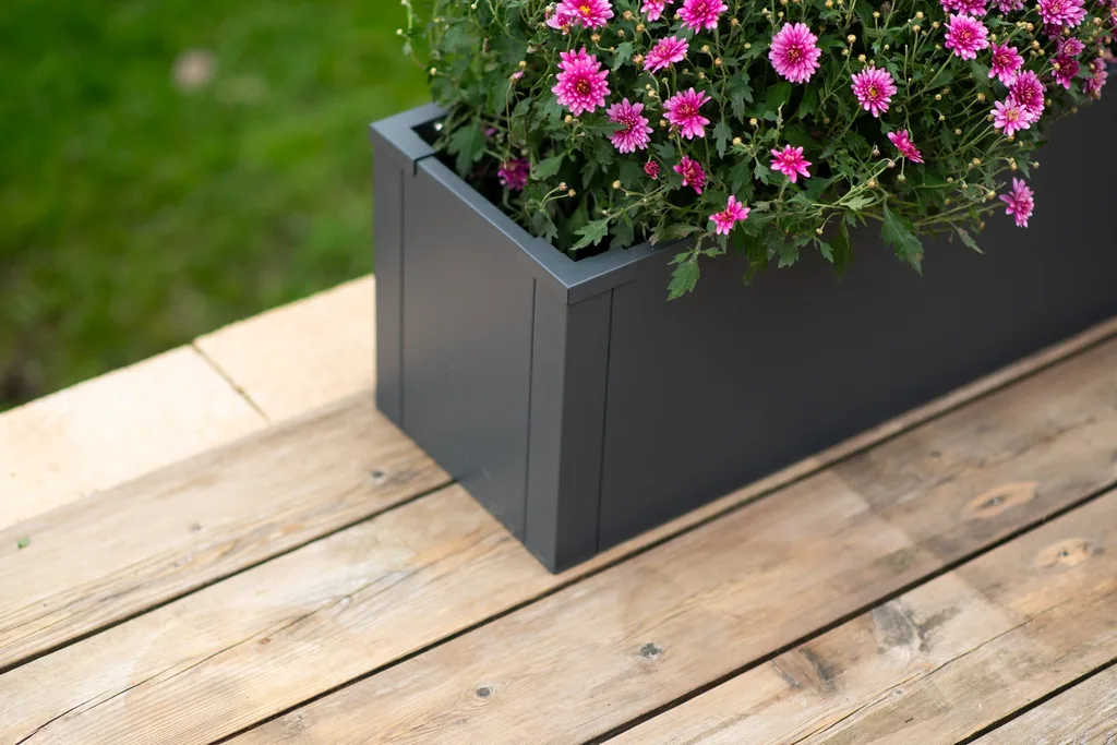 Westmann Planter Box Talus M Metal anthracite