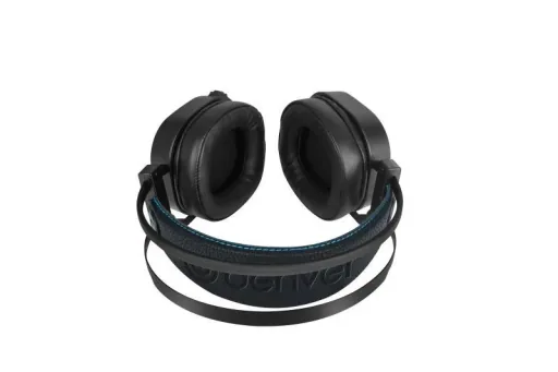 Gaming headset with USB connection and LED light, closed headphones