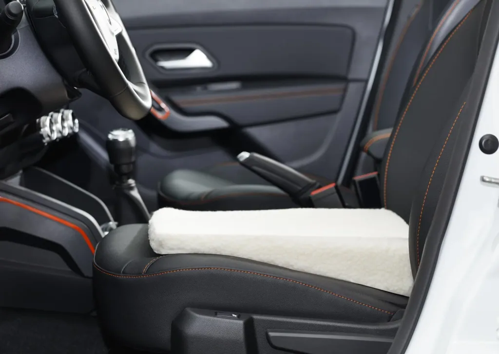 Seat wedge cushion in lambskin look