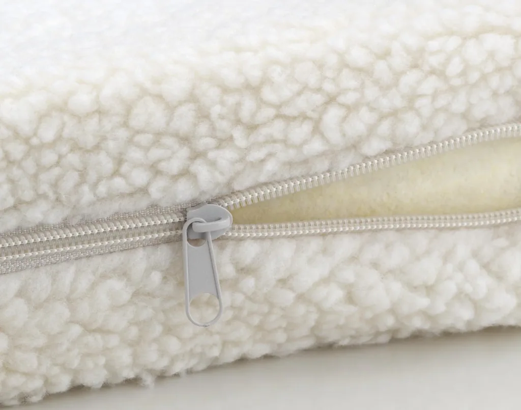 Seat wedge cushion in lambskin look