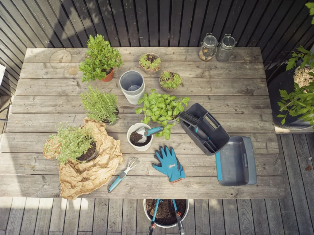 Balcony box for balcony and terrace gardeners