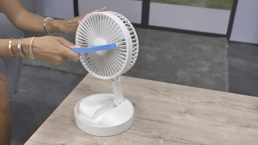 Window frame brush 2-in-1