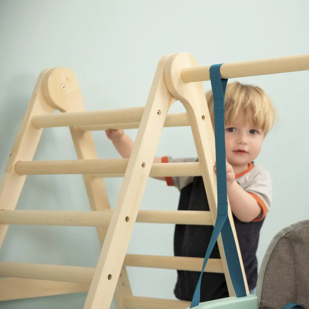 Active swing and climbing frame for children