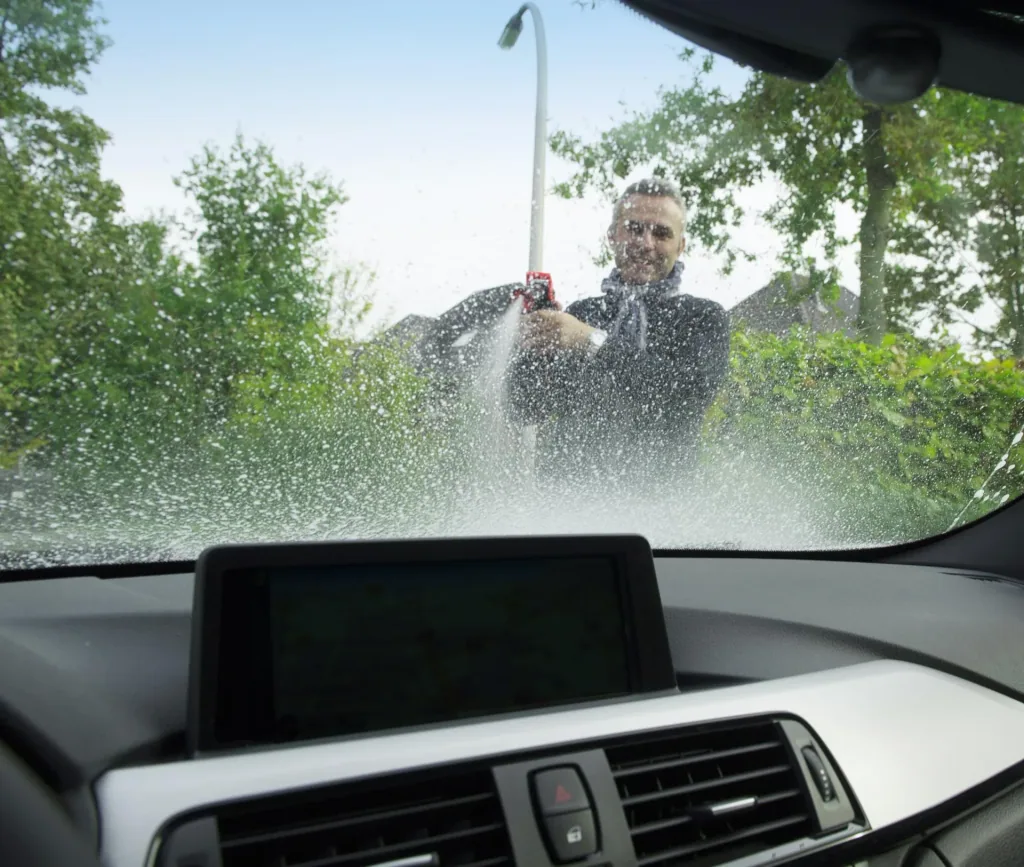 High-performance washing gun "F1 AQUABLASTER" + 1 x shine shampoo