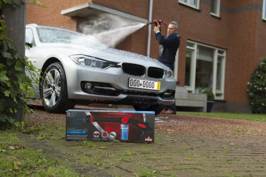 High-performance washing gun "F1 AQUABLASTER" + 1 x shine shampoo