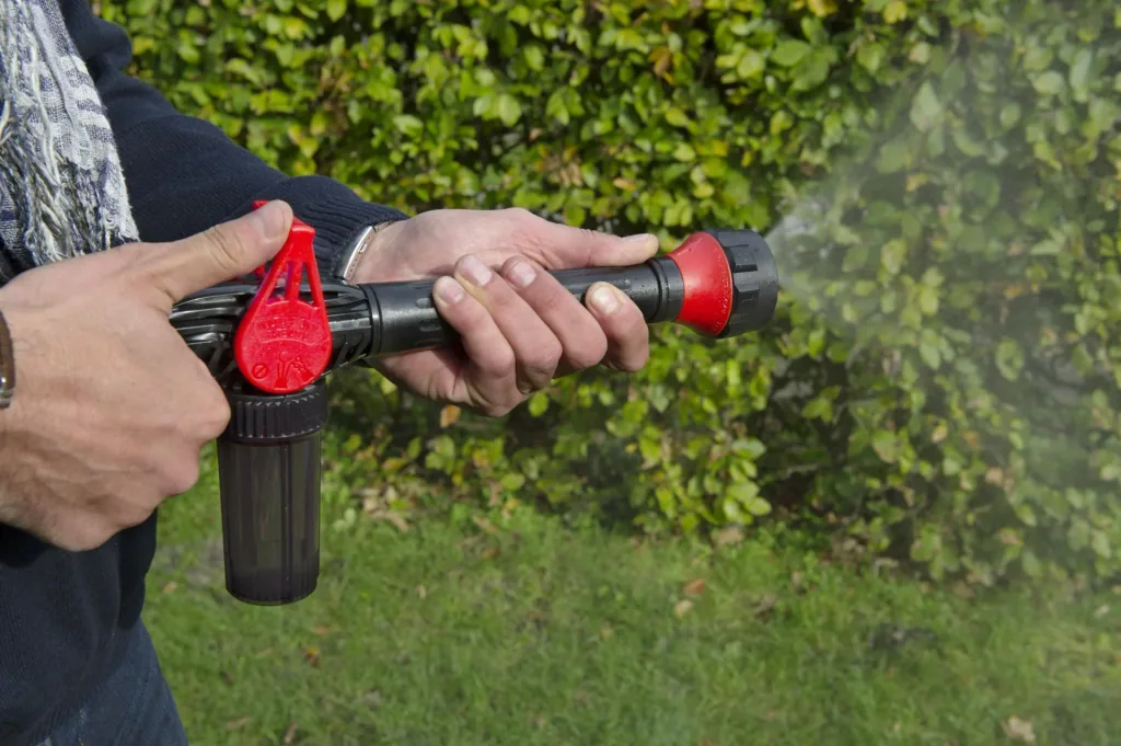 High-performance washing gun "F1 AQUABLASTER" + 1 x shine shampoo