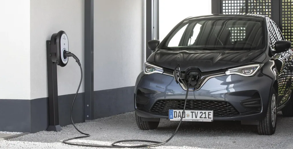 TECHNIVOLT 100 charging station, 11 kW with integrated charging socket according to IEC 62196-2 Type 2