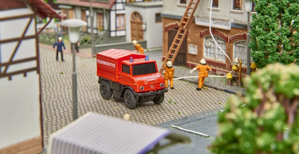 Vehicle MB Unimog U406 Fire Department 2.4 G 100% 1:87