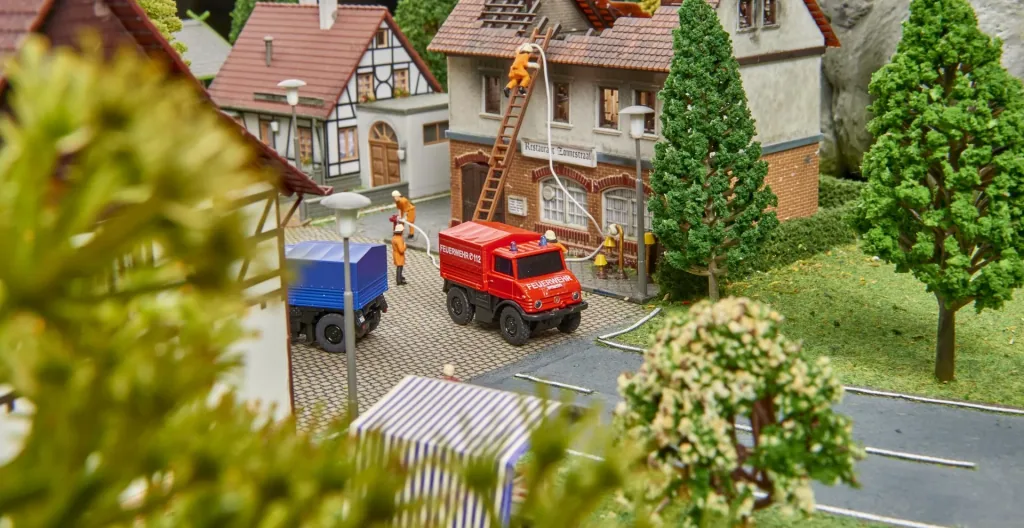 Vehicle MB Unimog U406 Fire Department 2.4 G 100% 1:87