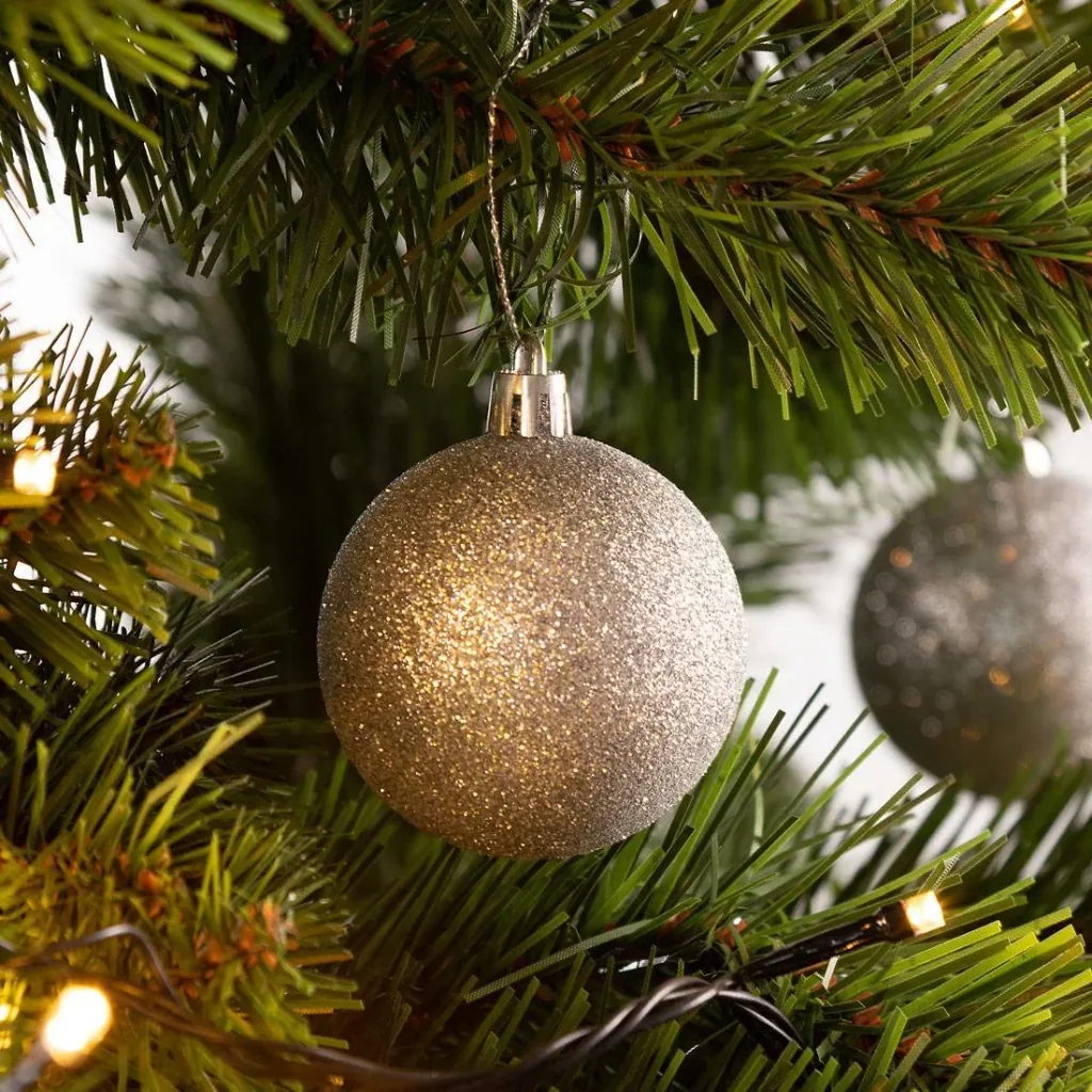 Christmas balls 24 pieces silver - diameter 6 cm