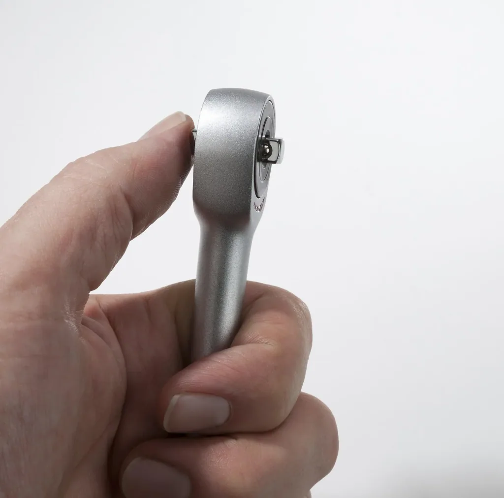 Push-through ratchet 1/4"