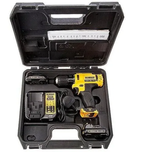 DCD710C2 cordless screwdriver with 2 batteries