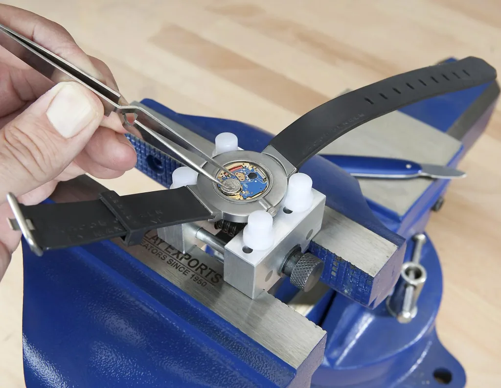 Workpiece holder also for watches, can be clamped in a vice (small)