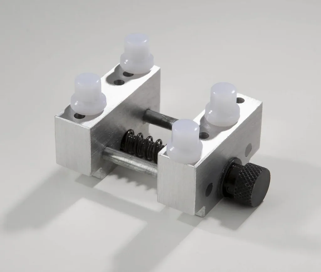 Workpiece holder also for watches, can be clamped in a vice (small)