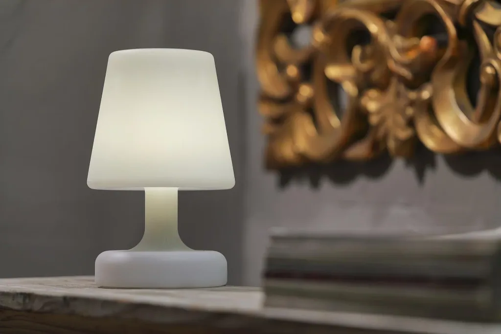 LED solar lamp with 2 brightness levels