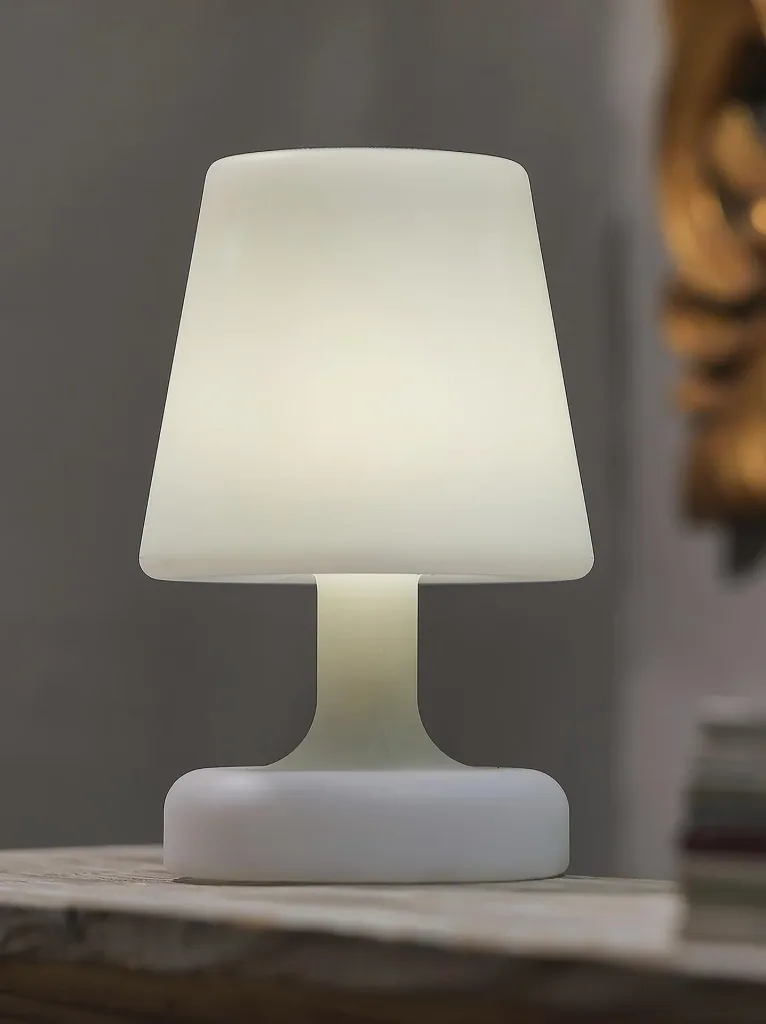 LED solar lamp with 2 brightness levels