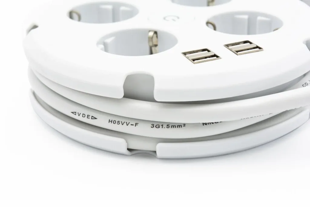 Power strip with cable reel and USB-A, 4-way