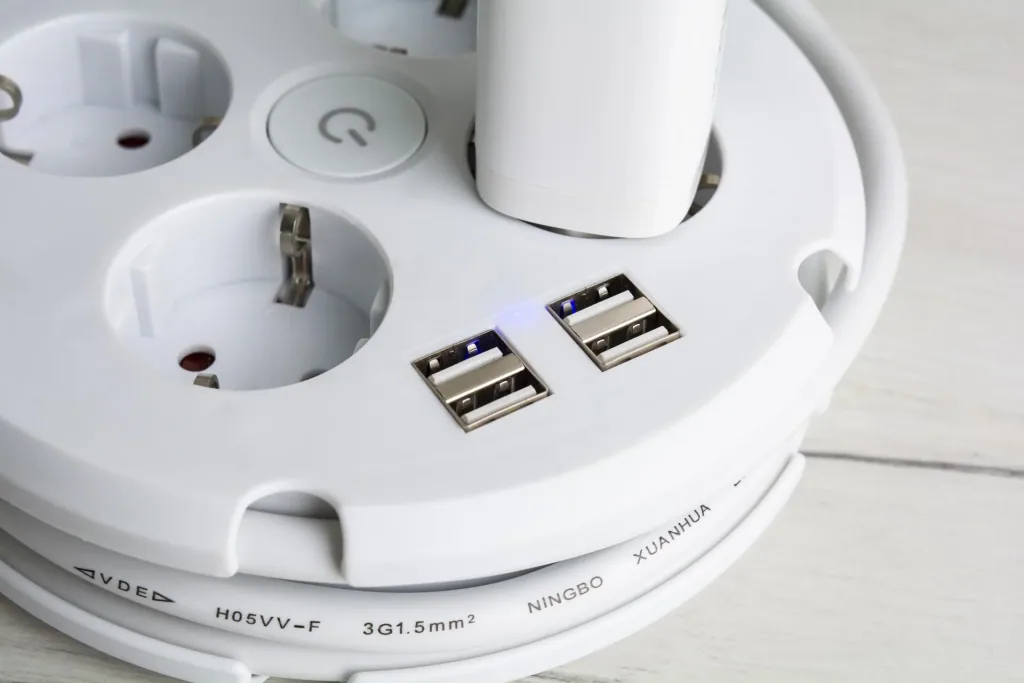 Power strip with cable reel and USB-A, 4-way