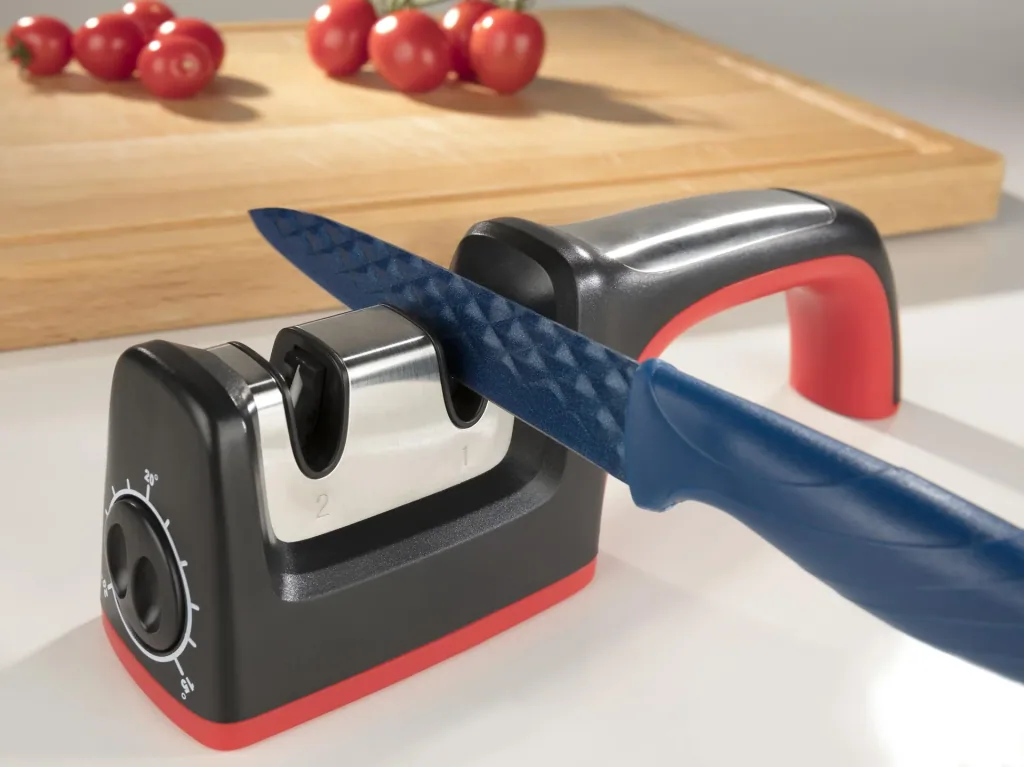 Knife sharpener with degree adjustment
