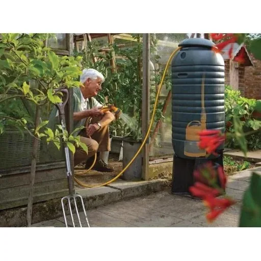 Submersible pump - 2200 liters per hour - 1.1 bar