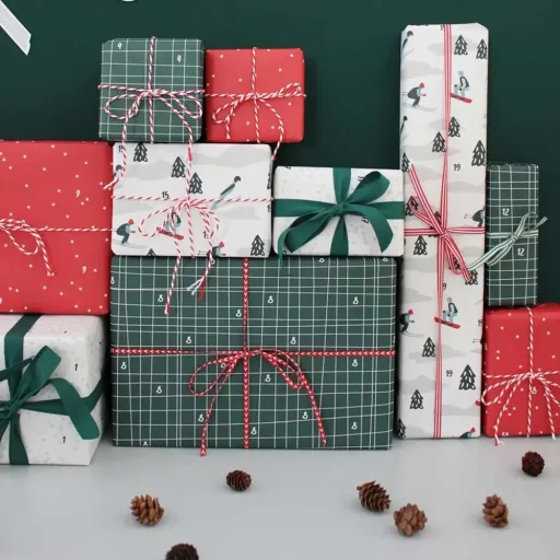 Ava & Yves wrapping paper Advent Calendar Ski