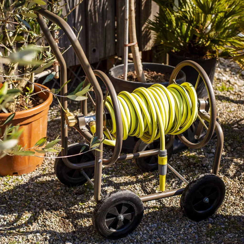 Deluxe hose trolley with cover