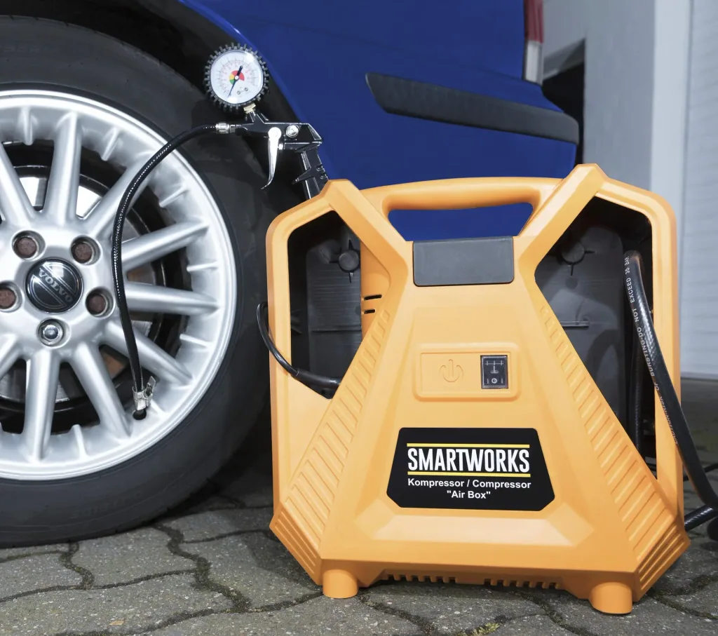 Compressor "Air Box" 1100 Watt + Free credit card multi-tool