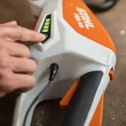 Cordless brush cutter FSA 45 with integrated battery