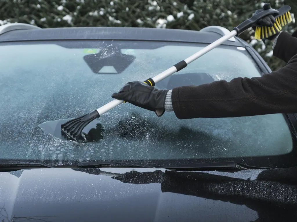 Snow brush with ice scraper telescopic 88-115 cm